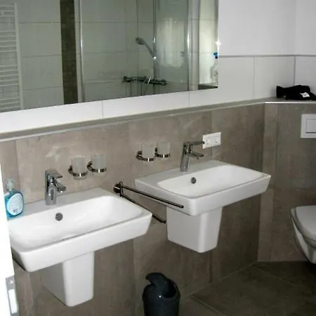 Haus Malerecke - Ihr Feriendomizil Direkt Am See! Apartamento *